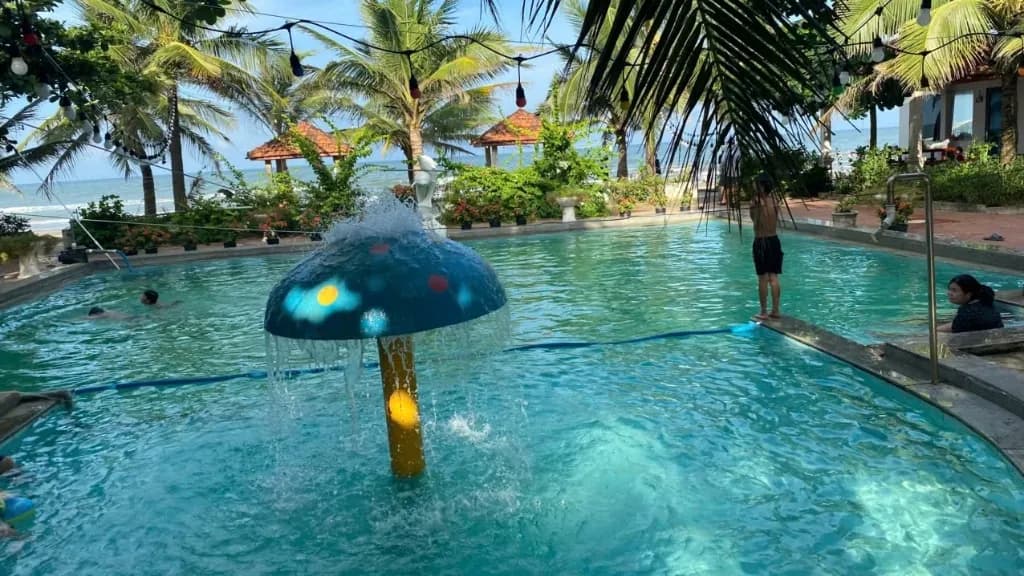 Vuon dua resort nam nam be boi 4 tại Vườn Dừa Resort, biển Quỳnh, Nghệ An
