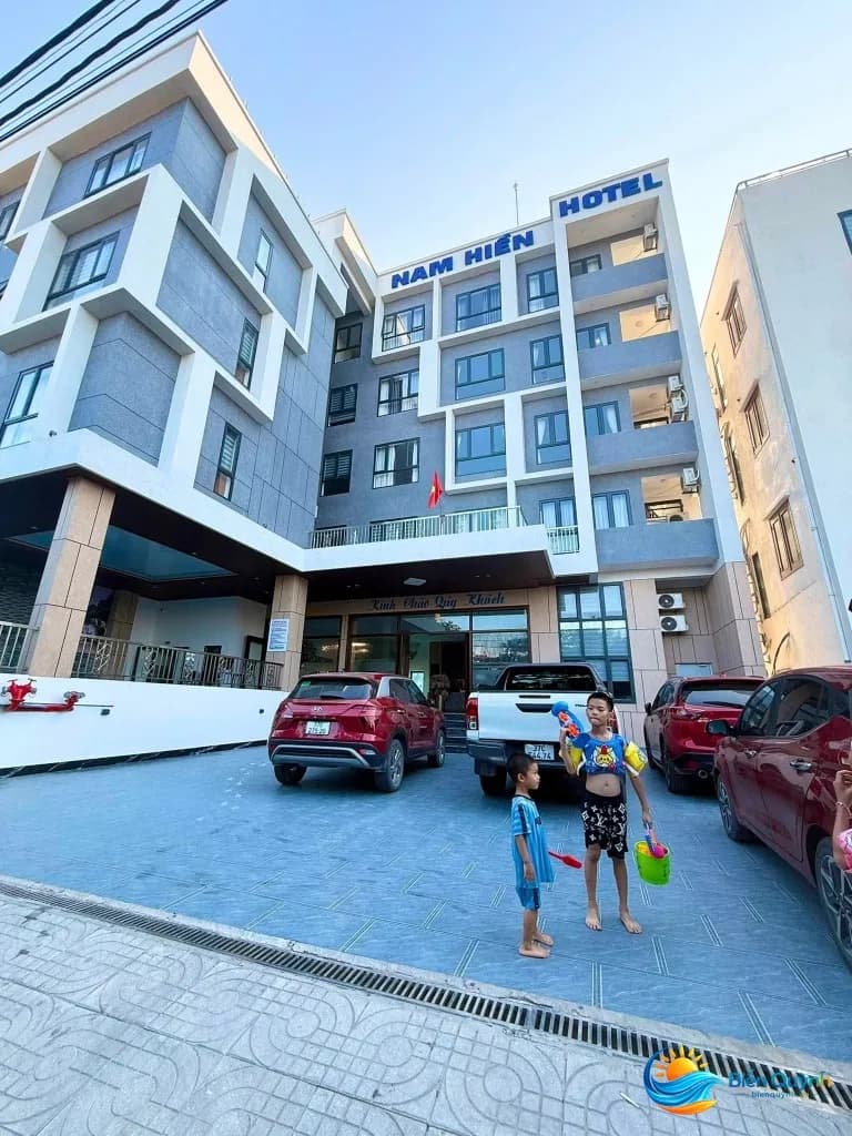 Nam hien hotel bien quynh mat tien tại Nam Hiền Hotel, biển Quỳnh, Nghệ An