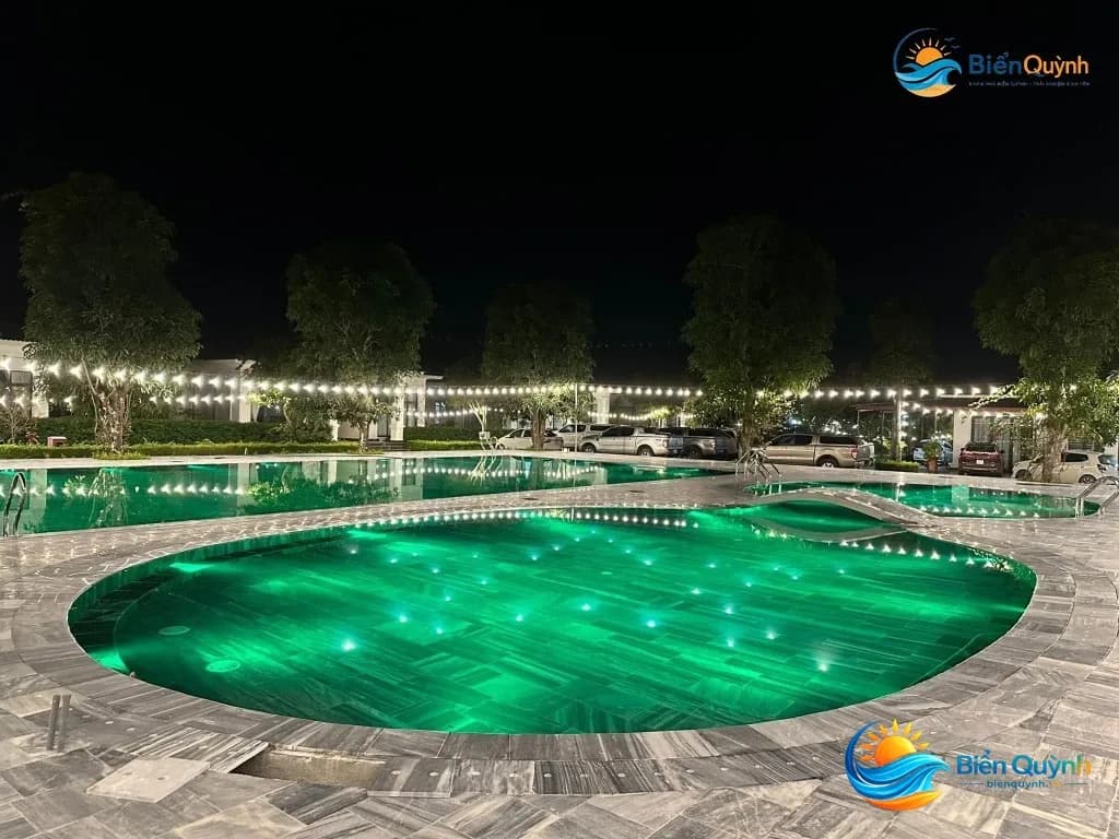 05 be boi dem tại Hoàng Huy Resort & Hotels, biển Quỳnh, Nghệ An